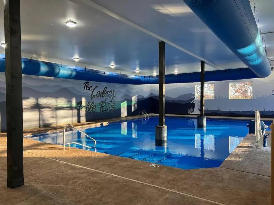 The Lake Fish-Amazing Views-Sleeps 24-Indoor-Outdoor Pools برانسون المظهر الخارجي الصورة