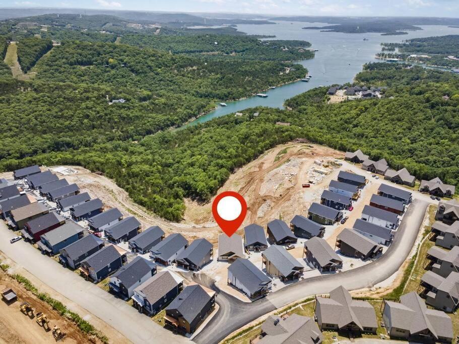 The Lake Fish-Amazing Views-Sleeps 24-Indoor-Outdoor Pools برانسون المظهر الخارجي الصورة