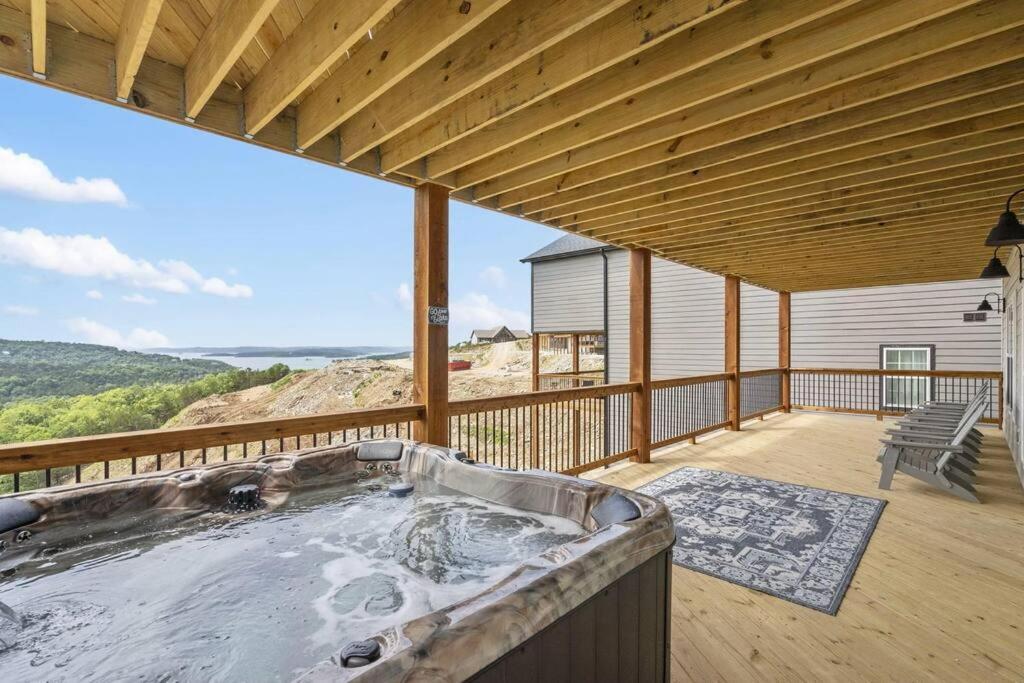 The Lake Fish-Amazing Views-Sleeps 24-Indoor-Outdoor Pools برانسون المظهر الخارجي الصورة